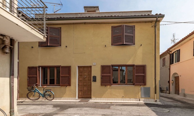 Fano Apartment | Beautiful apartment for 6 guests with WIFI, A/C and TV