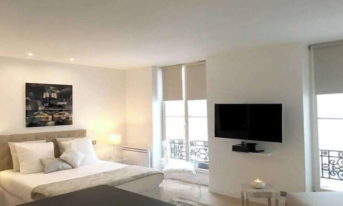 Chaussee-d'Antin Apartment | Beautiful apartment - Galeries Lafayette