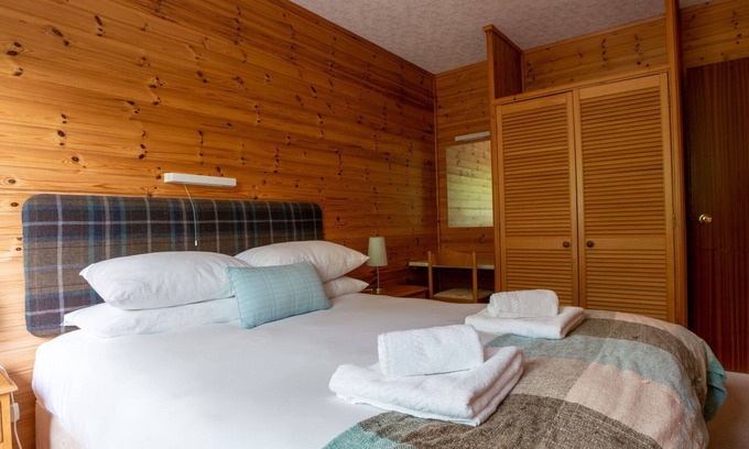Drumnadrochit House | Beautiful apartment in villa for 6 people with WIFI, TV, patio, panoramic view and parking