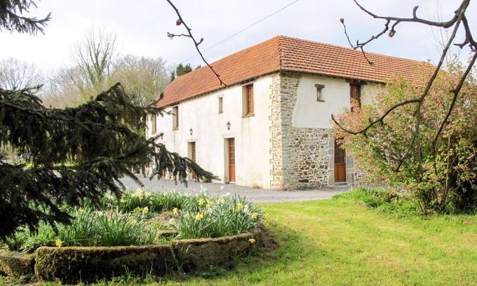 Savigny House | Beautiful apartment in villa for 3 people with WIFI, TV, patio, pets allowed and parking