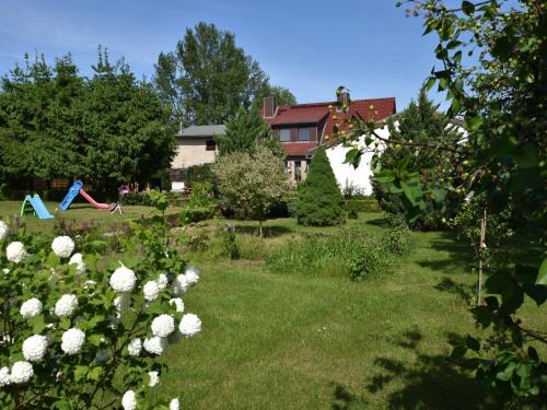 Blowatz Apartment | Beautiful Apartment in Robertsdorf with Garden
