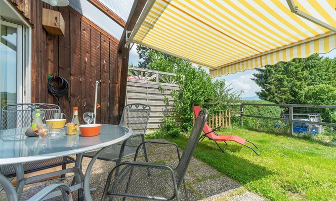 Zandt House | Beautiful apartment in villa for 6 guests with WIFI, TV, terrace, pets allowed and parking