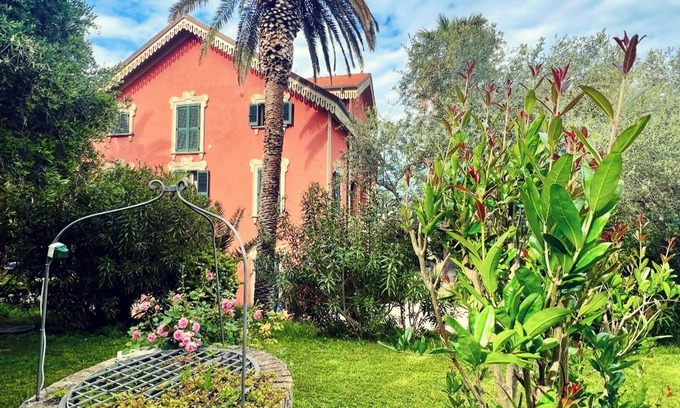 Silvi Apartment | Beautiful apartment inside a villa mid the nature and just few steps by the sea