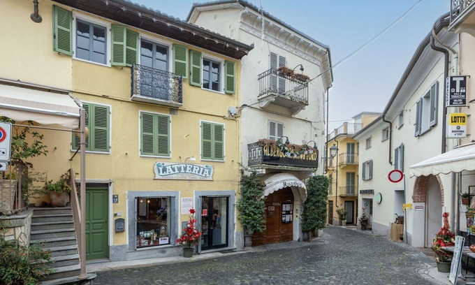 Cocconato Apartment | Beautiful apartment for 4 guests with A/C, WIFI, TV, balcony and pets allowed