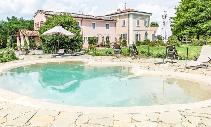 Fucecchio Apartment | Beautiful apartment for 4 guests with A/C, WIFI, pool, balcony, pets allowed and parking
