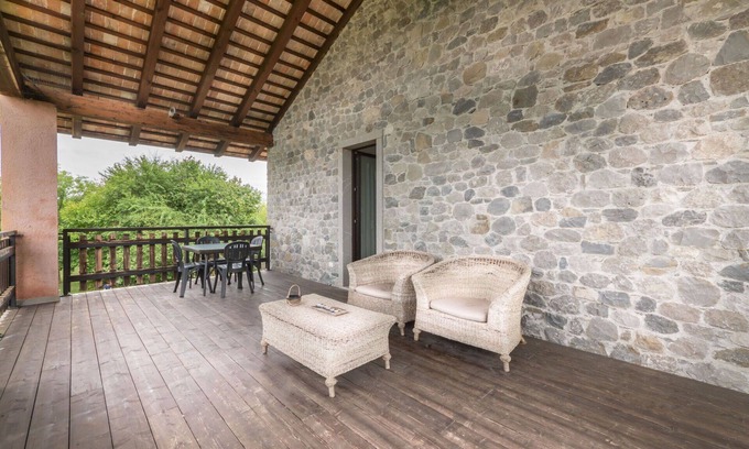 Povoletto House | Beautiful apartment in villa with A/C, WIFI, pool, TV, terrace, pets allowed and parking