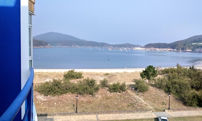 Cerdeira Apartment | Beautiful apartment on the beach front with sea views