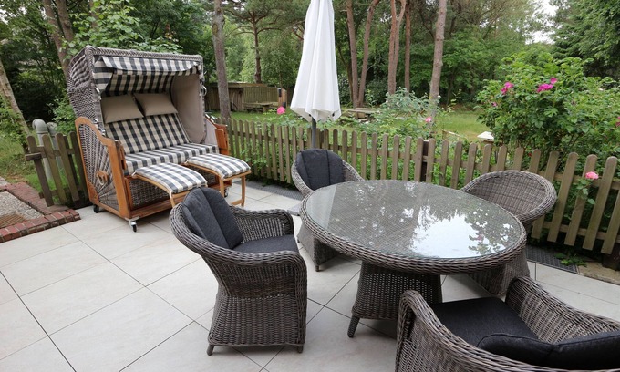 Nebel Apartment | Beautiful apartment on the edge of the forest with terrace and beach chair