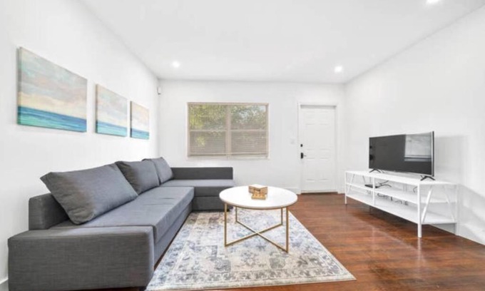South Pointe Apartment | Beautiful Apt in the heart of Miami Beach
