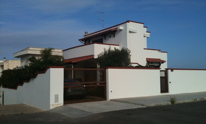 Torre Santa Sabina House | Beautiful architect villa, sea views, WiFi