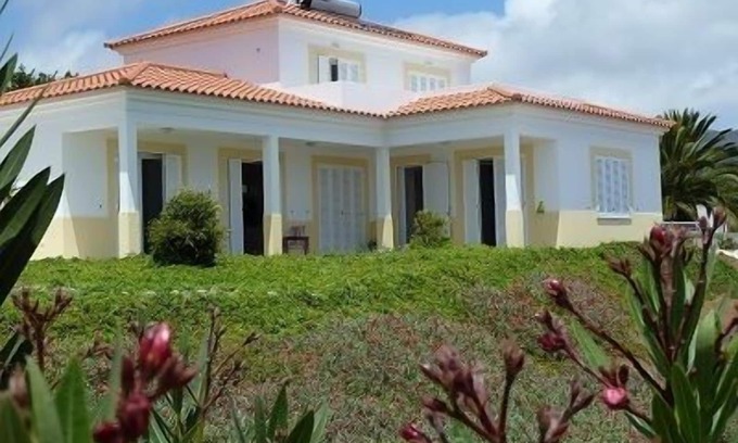Pedras Pretas Villa | Beautiful Architect-designed House With Glorious Sea Views