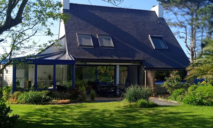 Plougoulm House | Beautiful architect-designed house with the sea 200 m away!