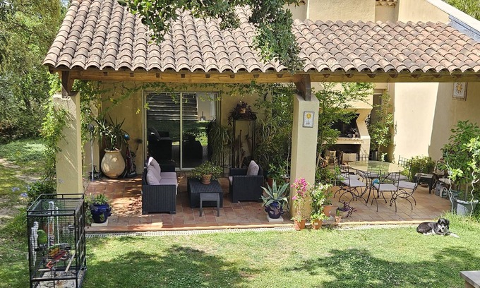 Saze Villa | Beautiful architect-designed air-conditioned villa 10 mn Avignon, greenery, sheltered pool