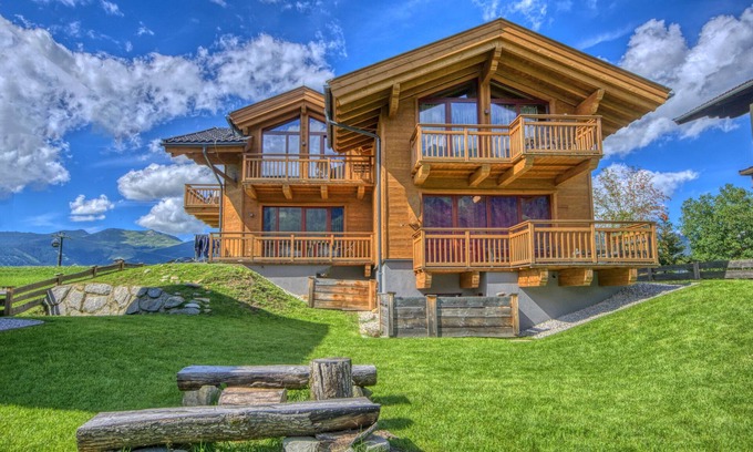 Kaprun House | Beautiful Austrian style Chalet at the ski slope