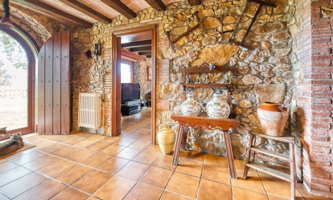 Urbanizacion El Mas Reixac Villa | Beautiful authentic Spanish house with huge pool and outdoor kitchen!