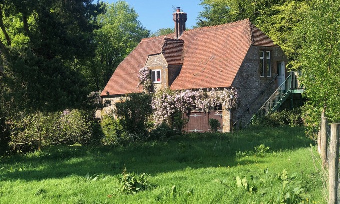 Cricket Malherbie House | Beautiful Barn in rural Somerset, close to the coast, with stunning views