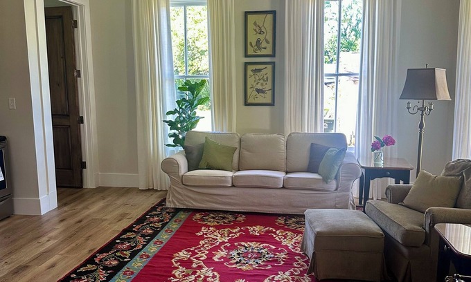 Blakely Apartment | Beautiful Barron Suite in Barron-Hobbs Historic Home