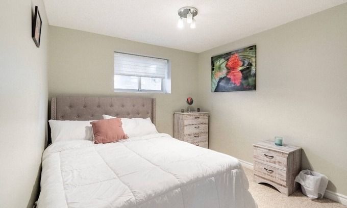 London House | Beautiful basement apt close to Victoria Hospital