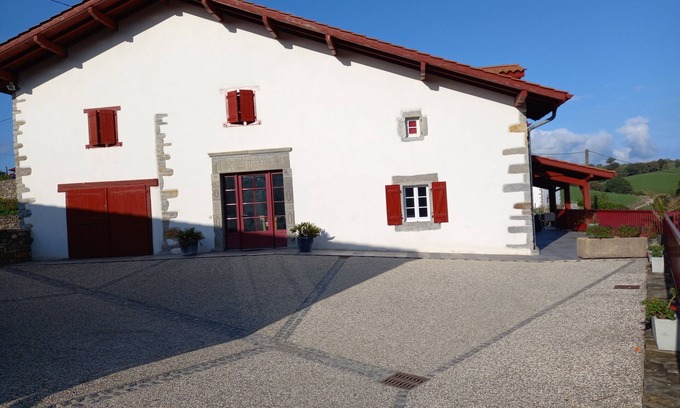 Armendarits House | Beautiful Basque house between sea and mountains