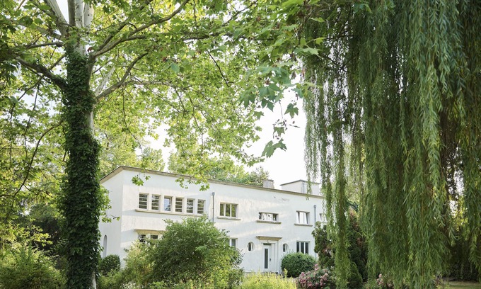 Marckolsheim Villa | Beautiful Bauhaus Villa with gorgeous park in Alsace on the French-German border