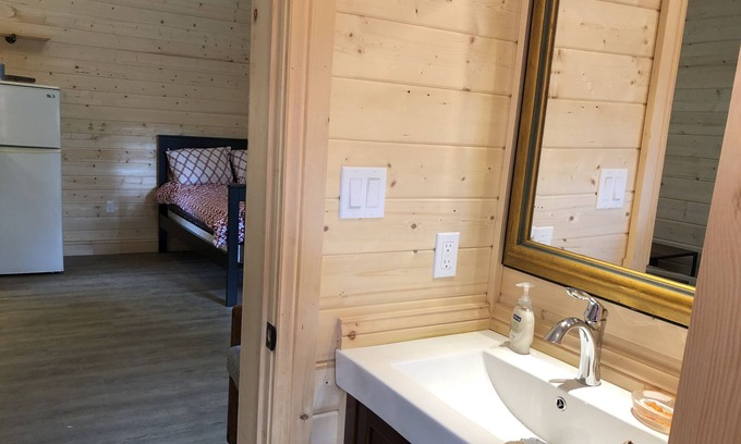 Bayfield Apartment | Beautiful Bayfield studio, full kitchen and bathroom