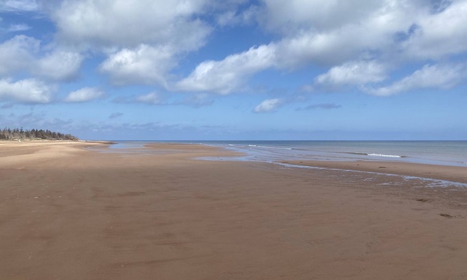 Stanhope House | Beautiful Beach Cottage in Stanhope - 3 bedroom, 2 bath - 10 min walk to beach
