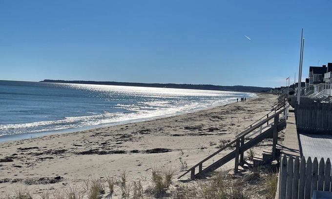 Southern Coast House | Beautiful Beach Cottage steps away from private Moody Beach!