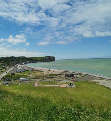 Veulettes-sur-Mer Apartment | Beautiful beachfront apartment, 180d sea and cliff view