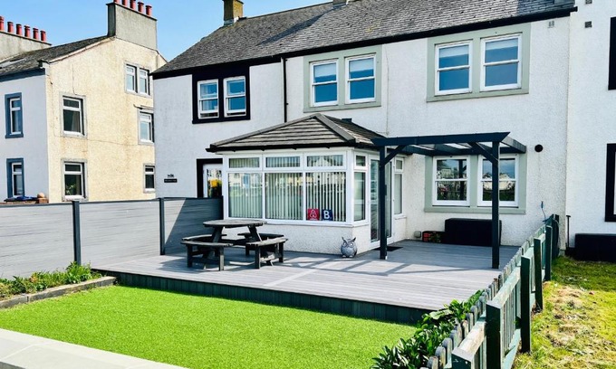 Allonby House | Beautiful Beach Front Cottage