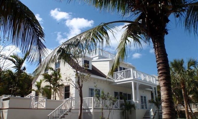 Dunmore Town House | Beautiful Beach House with Pool