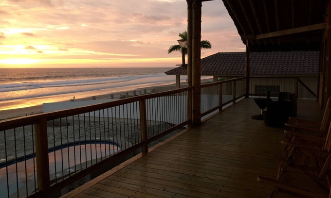 Manglaralto House | Beautiful beach house for the whole family. Unbelievable view of sunsets