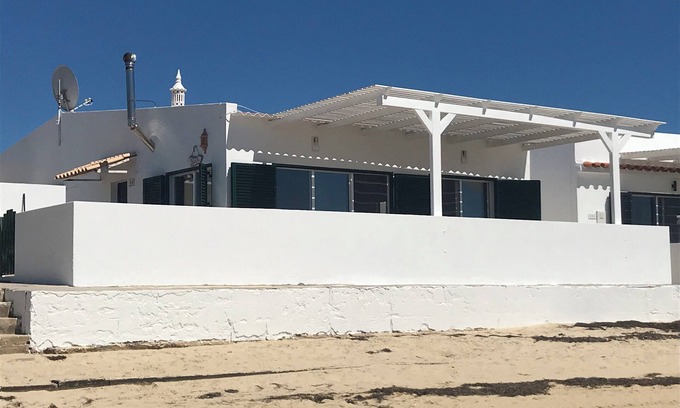 Olhao Villa | Beautiful Beach House on Armona island with Sea Views