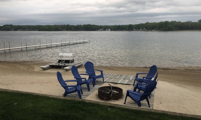 Twin Lake House | Beautiful beach house, luxury family retreat - 227 ft sandy beachfront! Hot Tub!