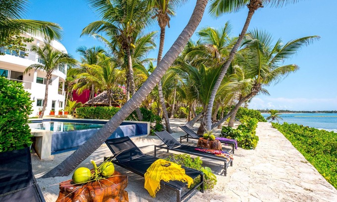 Akumal Villa | Beautiful Bella beachfront villa in Jade Bay with pool, amazing view and more