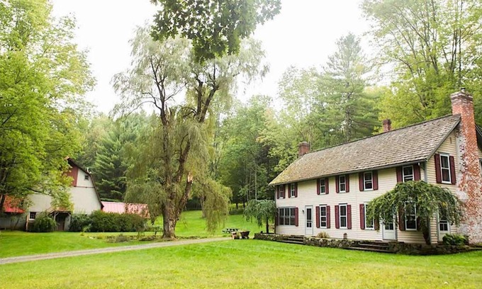 Alford House | Beautiful Berkshire Farm House on 160+ Acres