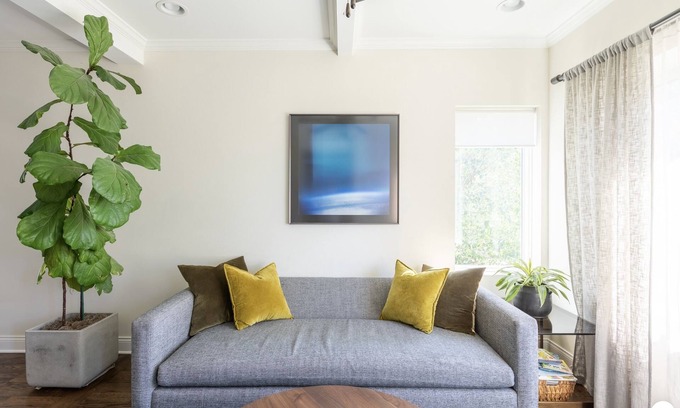 Berwyn House | Beautiful Berwyn Bungalow Close to Downtown Chicago