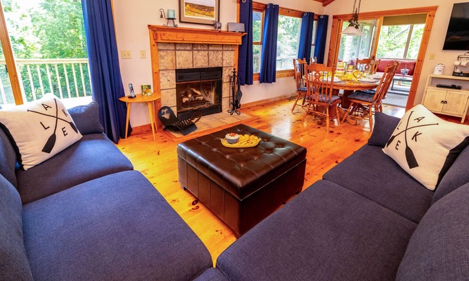 The Galena Territory House | Beautiful Bluebirds and Star Studded Skies Surround!