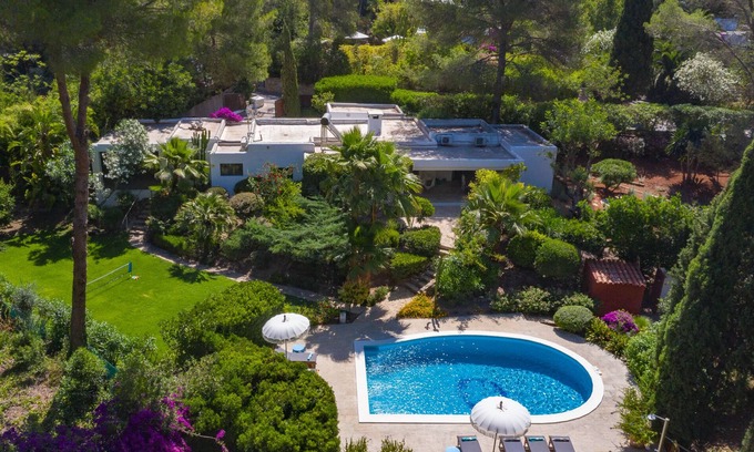 Can Furnet Villa | Beautiful bohemian villa sleeps 7 near ibiza town with tropical gardens&big pool