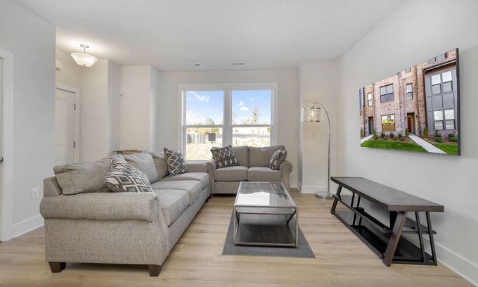 Richmond Condo | Beautiful Brand New 3-bedroom, 2.5-bathroom Luxury Condominium