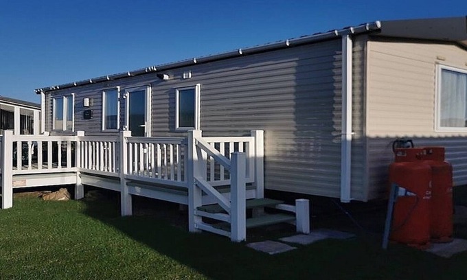 Dunbar House | Beautiful Brand New Abi Hamilton with Patio doors leading to outside decking