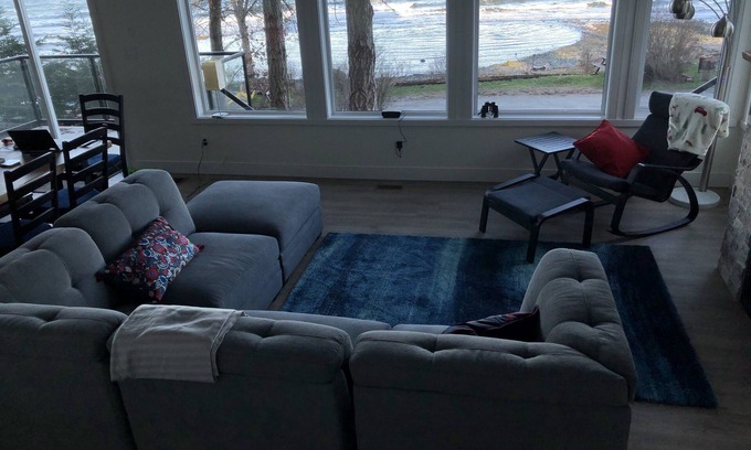 Courtenay House | Beautiful Brand New Oceanfront Home - Comox Valley