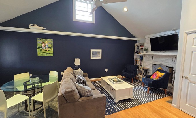 West Cape May House | Beautiful Bray Cottage on the Vineyard