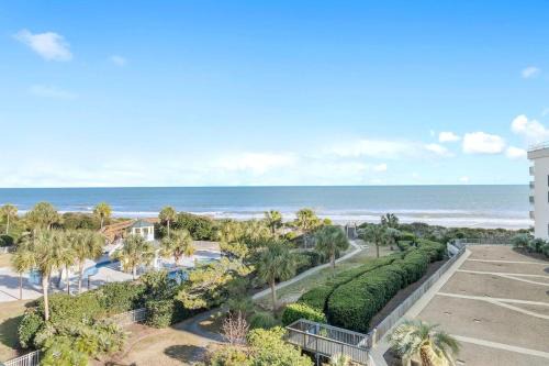Litchfield by the Sea House | Beautiful Bridgewater Oceanfront 2 Bedroom Suite