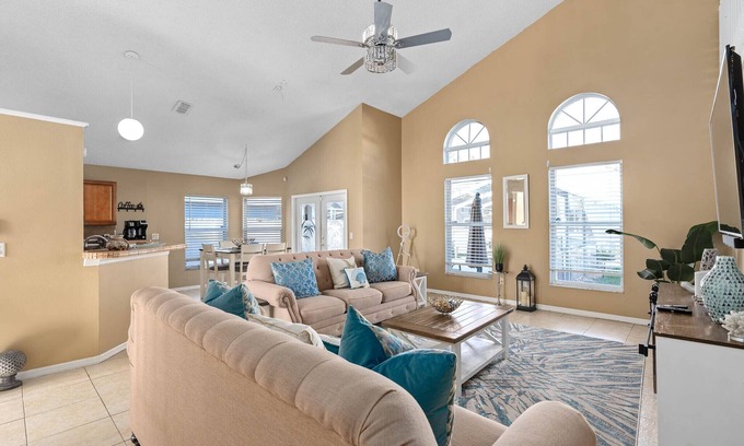 Lake Davenport Estates House | Beautiful, bright, spacious home near Disney!