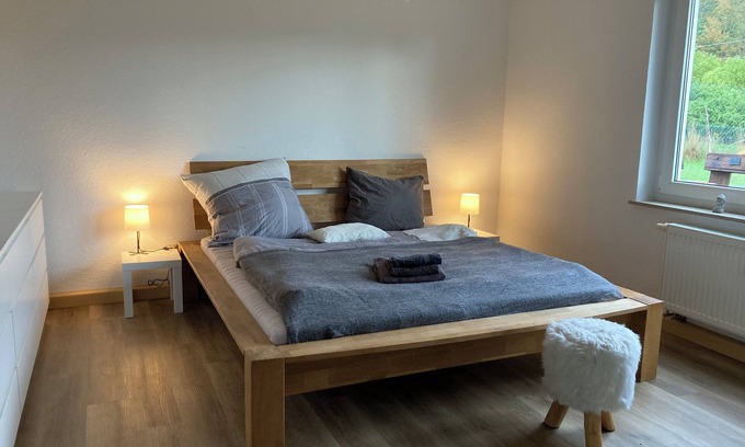 Feilitzsch Apartment | Beautiful, bright two-room apartment with parking space