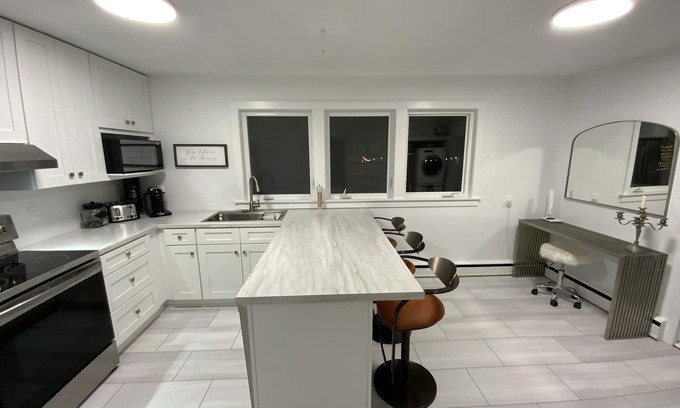 Charlottetown Apartment | Beautiful Brighton/Charlottetown; 1300 sq ft. apartment with AC and large deck.