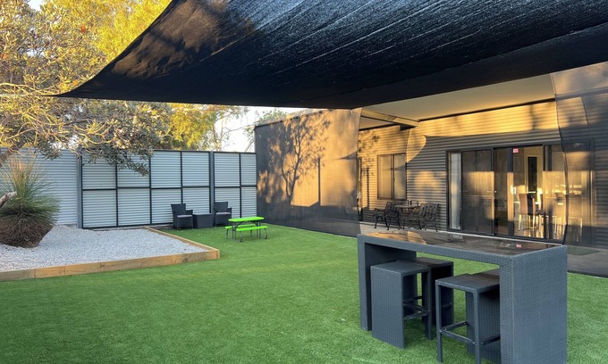 Treeby House | Beautiful Bushland Retreat