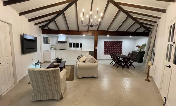 Calima Cottage | Beautiful cabin just steps from Lake Calima, ideal for couples.