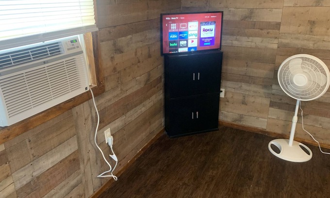 Crosby House | Beautiful Cabin - Fully Furnished