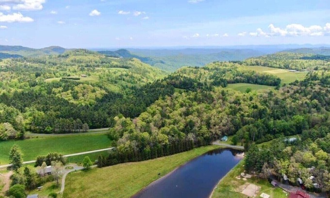Jefferson Cottage | Beautiful Cabin in the Heart of Blue Ridge Parkway